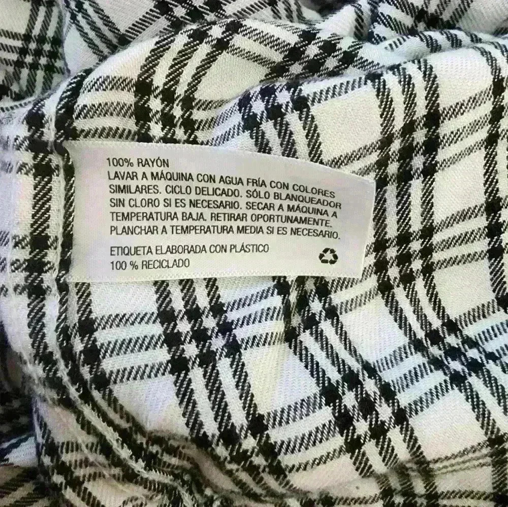 Universal thread button up size medium - Picture 6 of 6